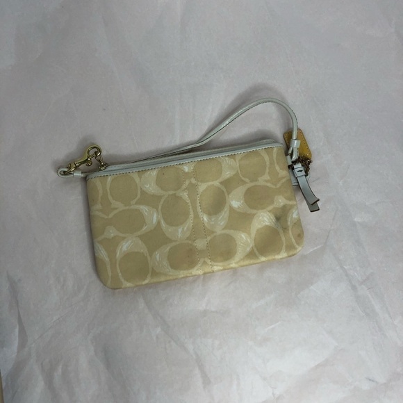 Coach wristlet - Picture 2 of 5